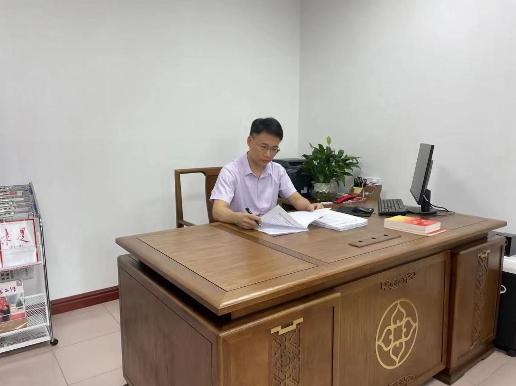 米兰网页版登录入口,米兰(中国)校友许云获评第六届  广东省“人民满意的公务员”称号
